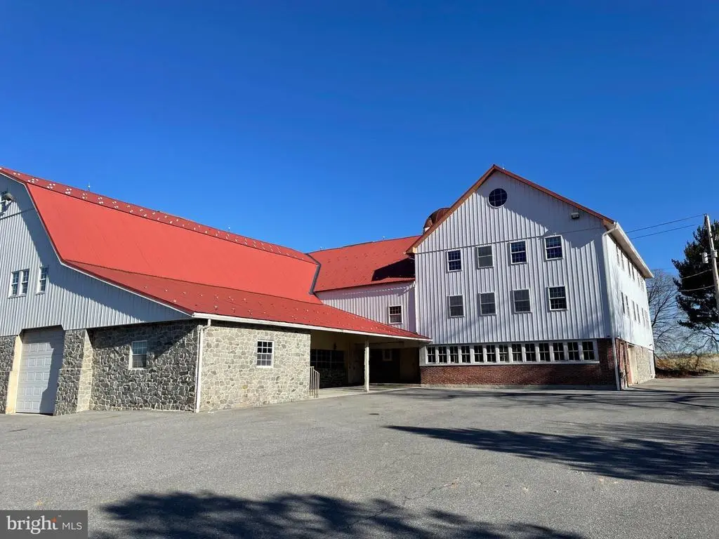 2860 Yellow Goose Rd, Lancaster