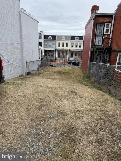 1018 4th St Ne, WASHINGTON