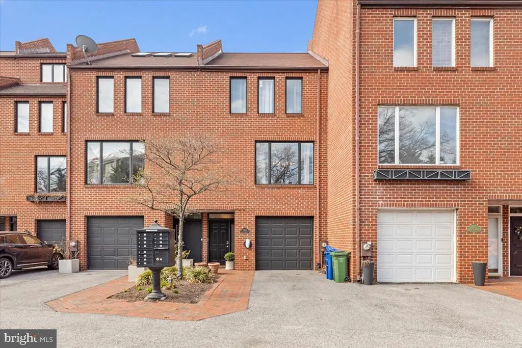 2409 Boston St, Baltimore