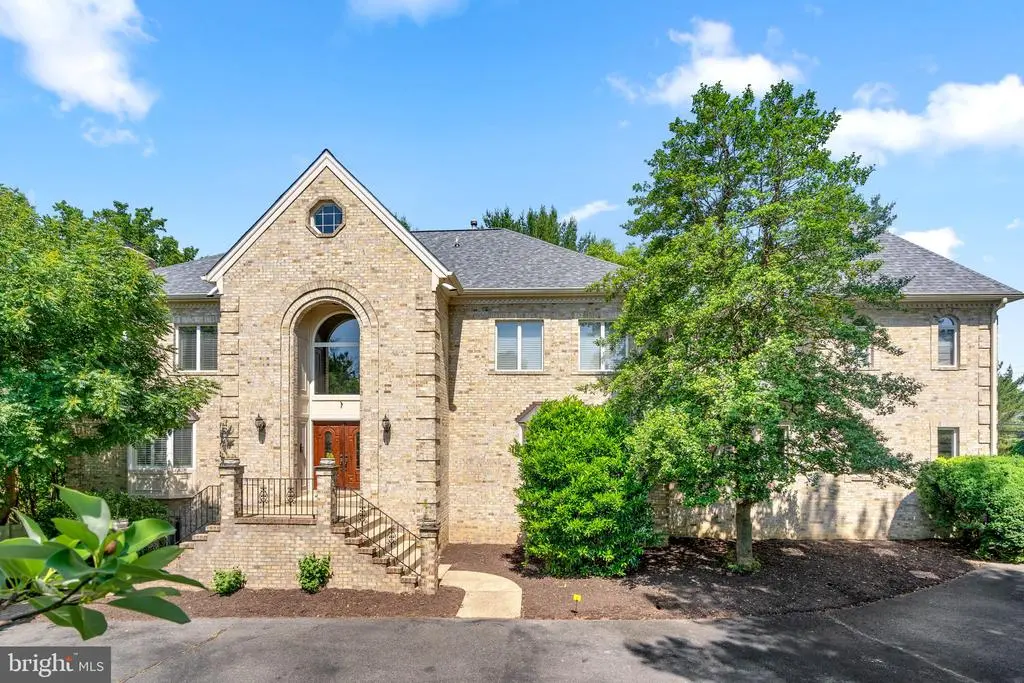 9712 Kendale Rd, Potomac