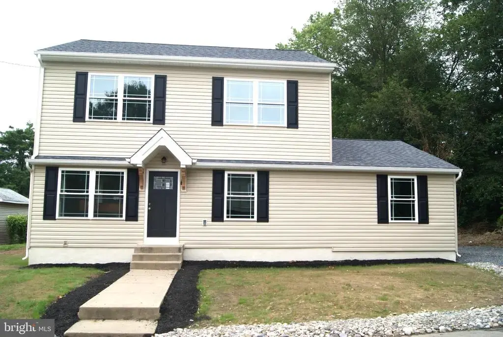 3702 Nichol St, LEVITTOWN