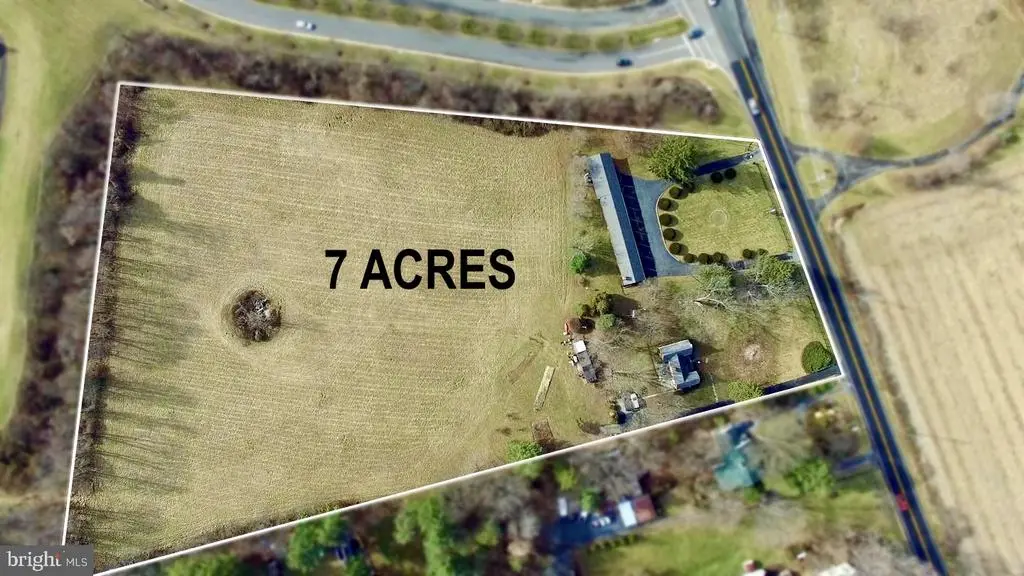 36169 Loudoun St, ROUND HILL