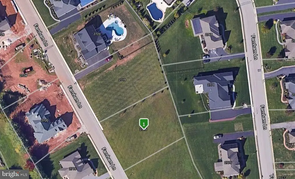 2715 Farnham Ln, York