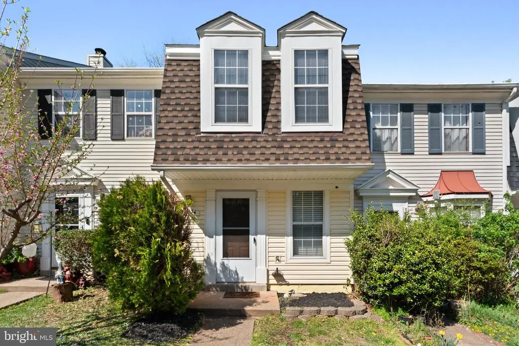 34 Palmer Ct, STERLING