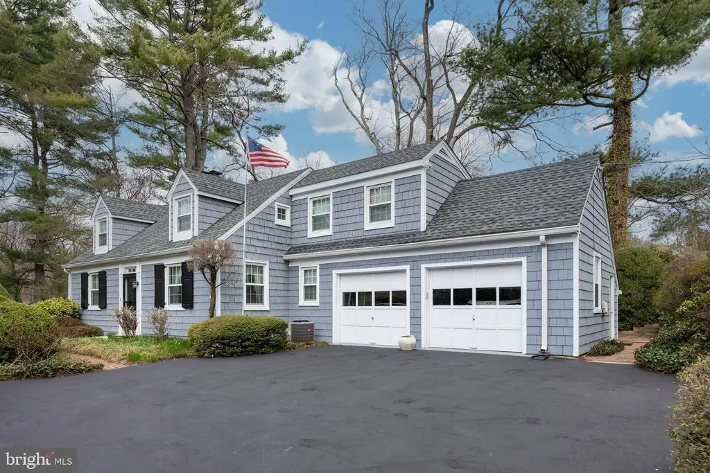 818 Youngs Ford Rd, Gladwyne