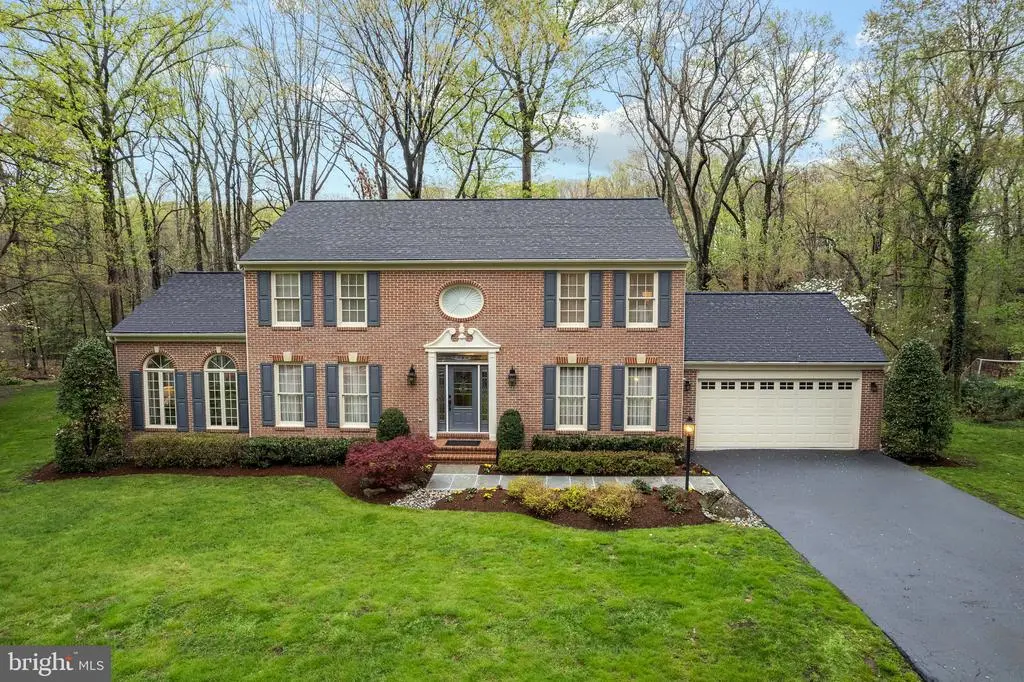 1114 Spy Glass Dr, Arnold