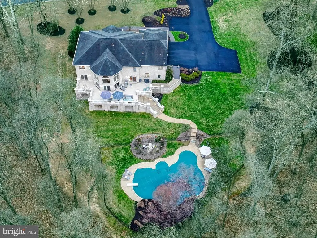 12 Huntersworth Ct, Owings Mills