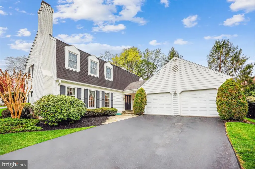 12412 Frost Ct, Potomac