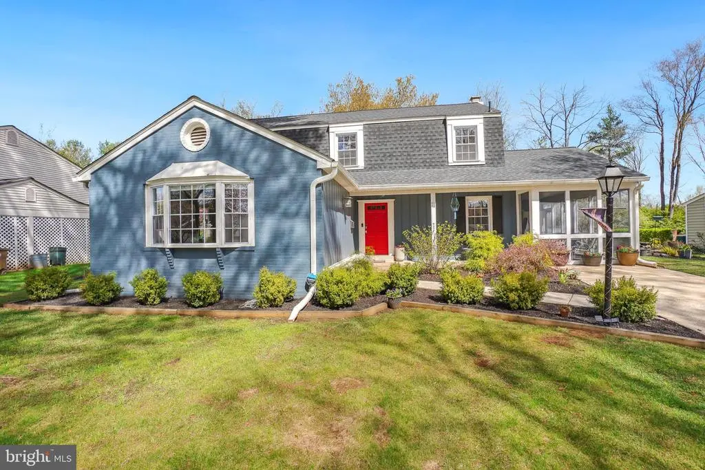 11 Pitt Ct, Rockville