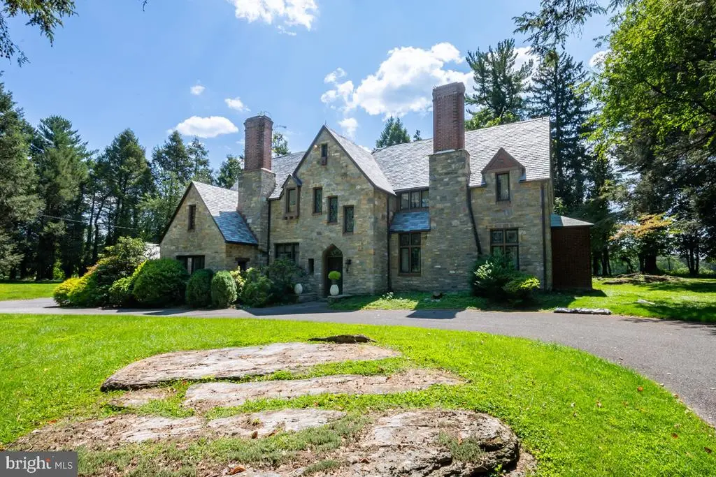 1804 Bernville Rd, READING