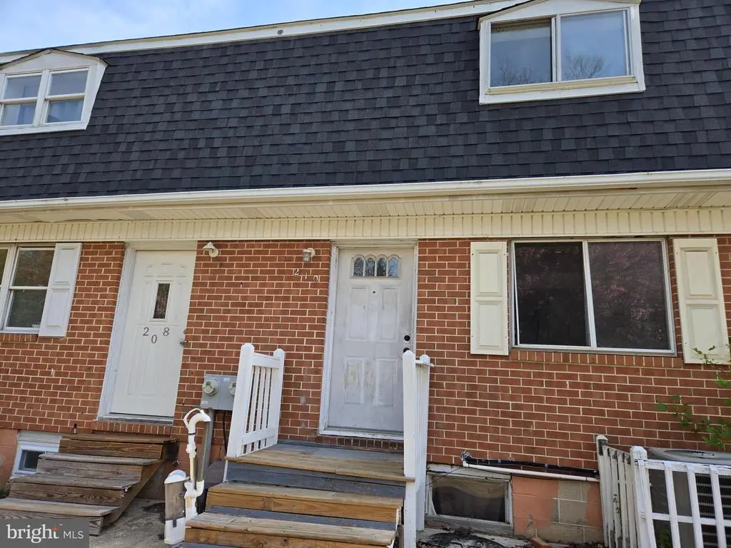 210 Aster Ln, Forest Hill