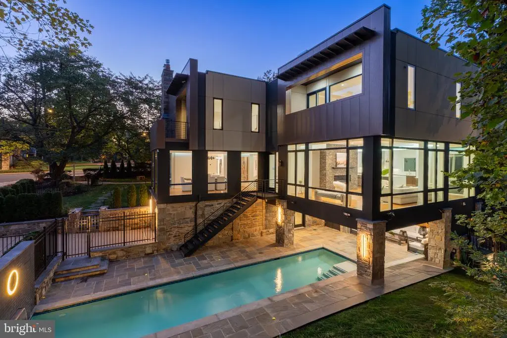 3001 Foxhall Rd Nw, WASHINGTON