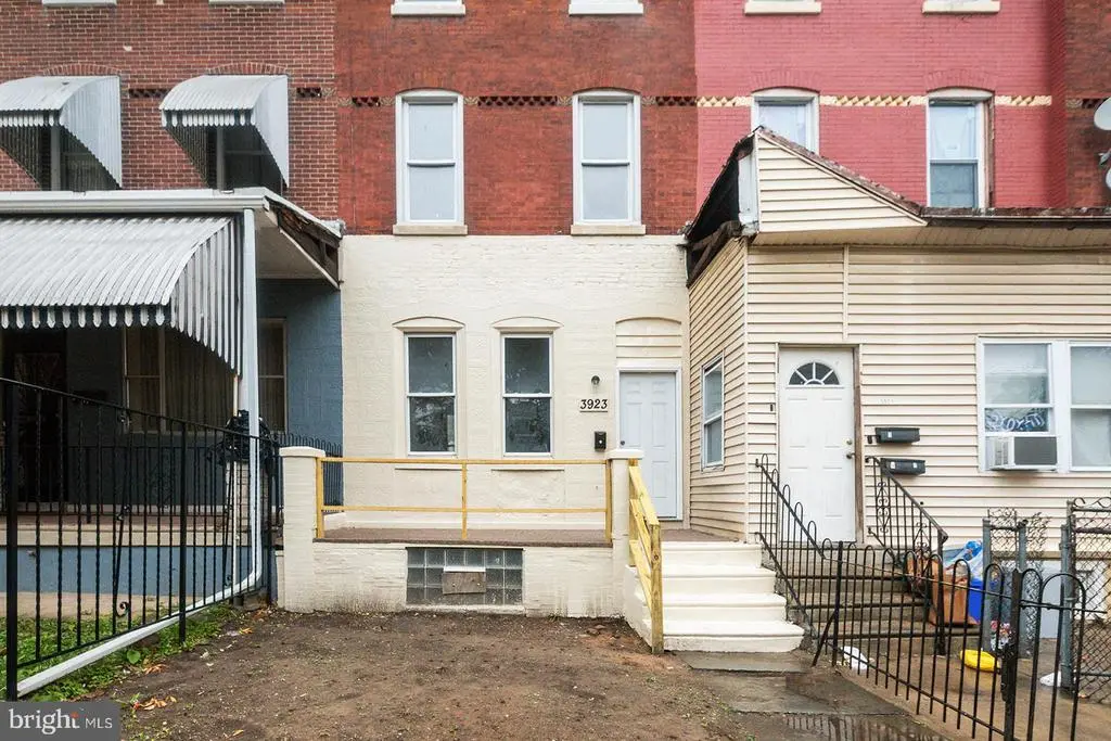 3923 Brown St, PHILADELPHIA