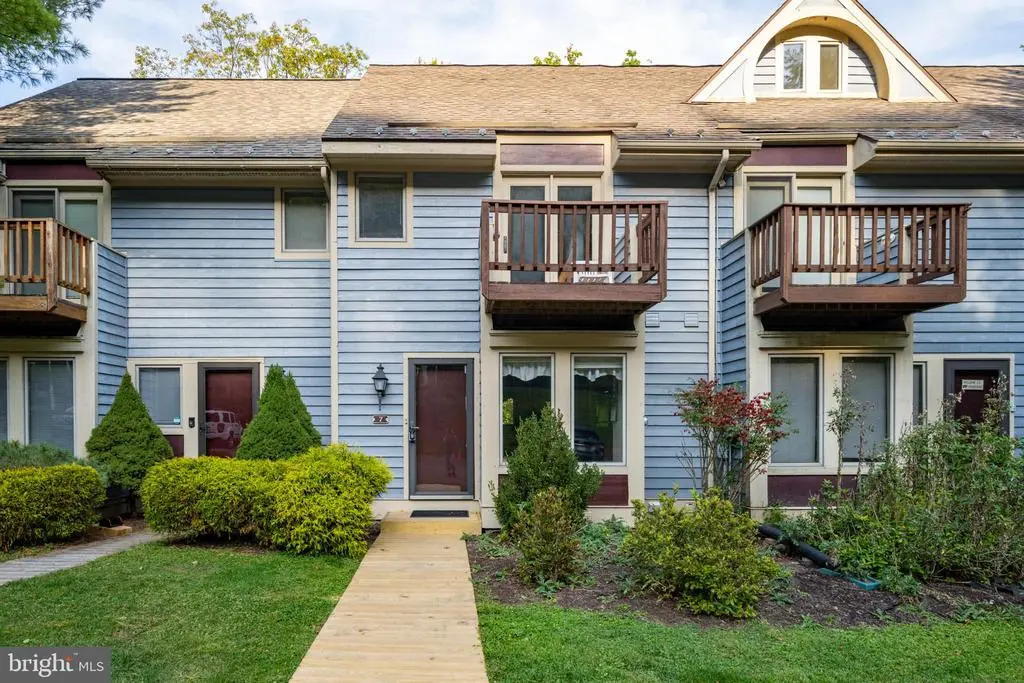 7 Winding Way #12b, Mc Henry