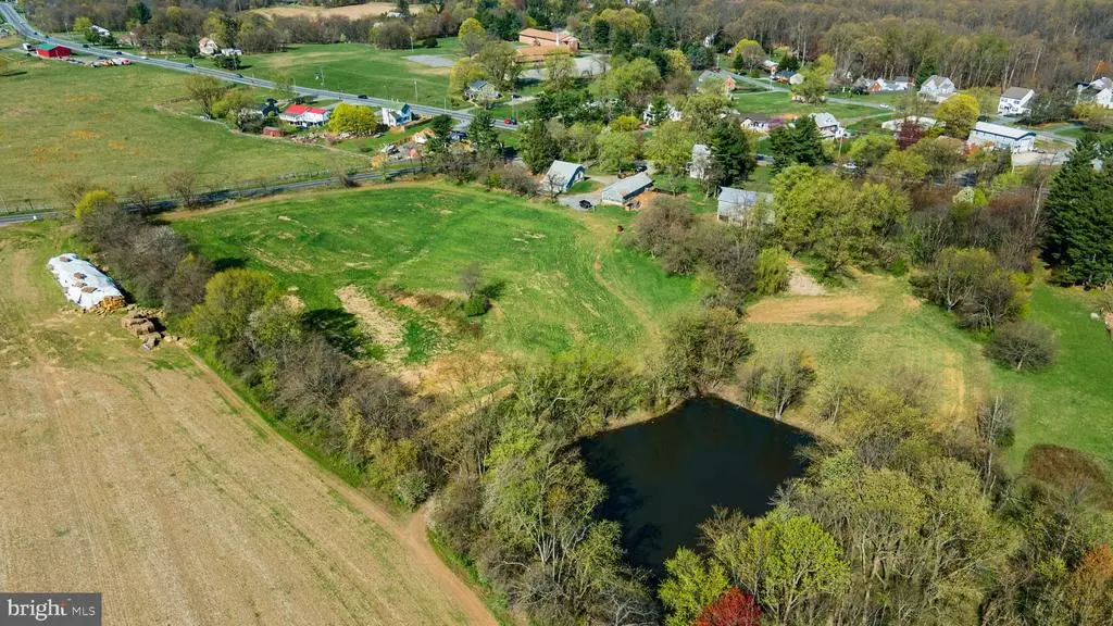 689 Ridge Rd, Mount Airy