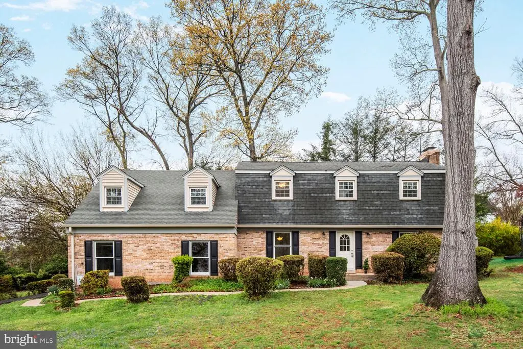 2 Rolling Knoll Ct, GAITHERSBURG