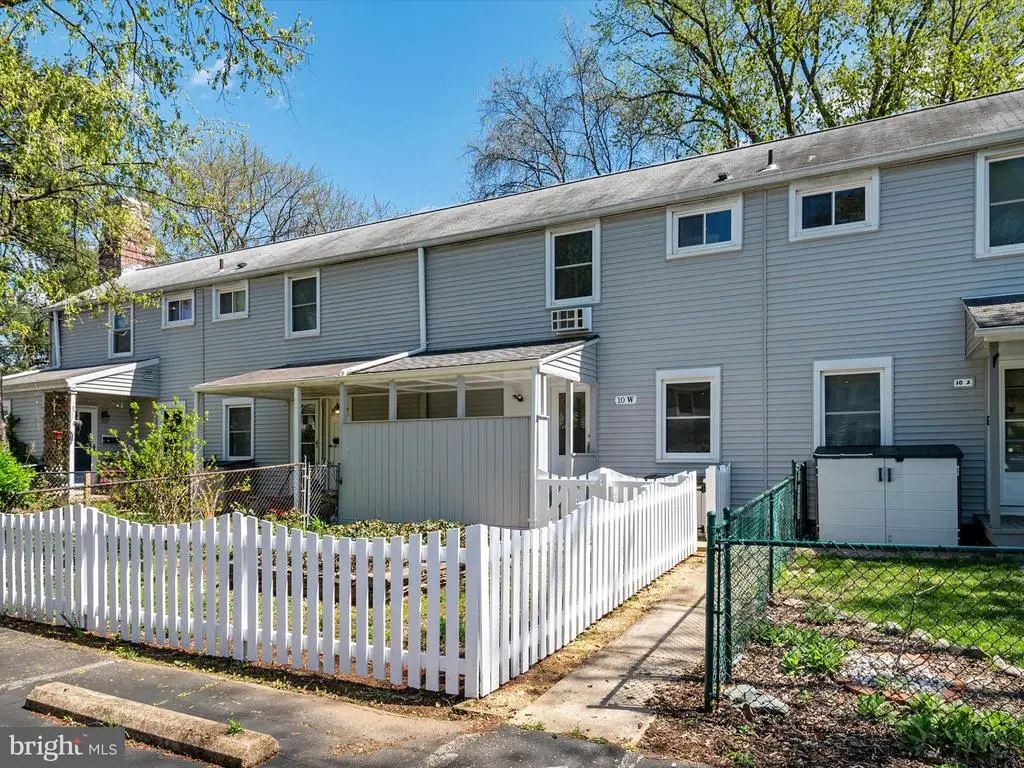 10-w Southway, GREENBELT