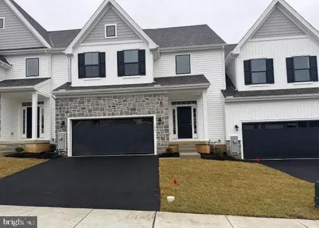 102 Leahy Drive, Newark