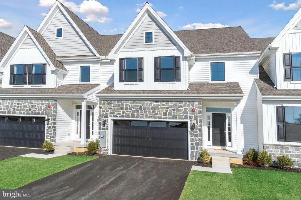 102 Leahy Drive, NEWARK