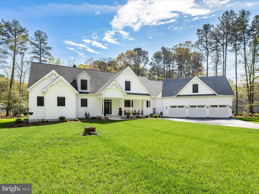 20005 Devine Way, Milton