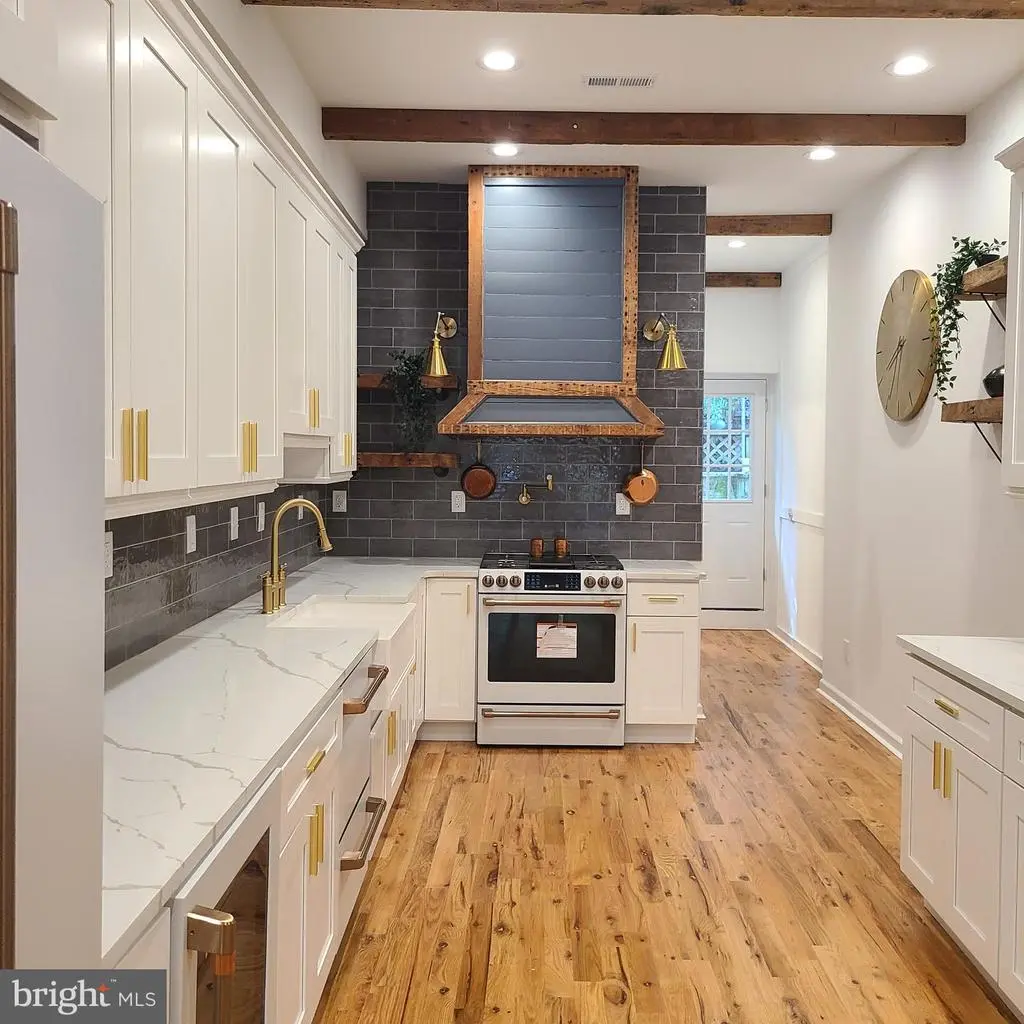 728 S 8th St, PHILADELPHIA