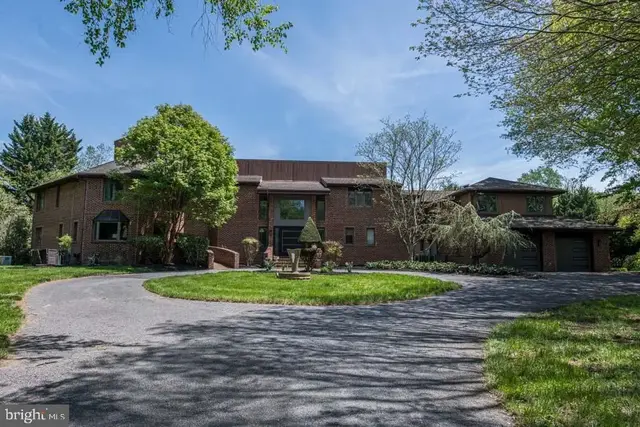 1 Fox Field Ct, Reisterstown
