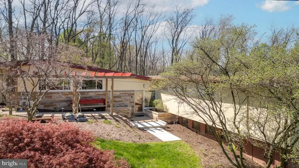 101 Timber Ln, STATE COLLEGE