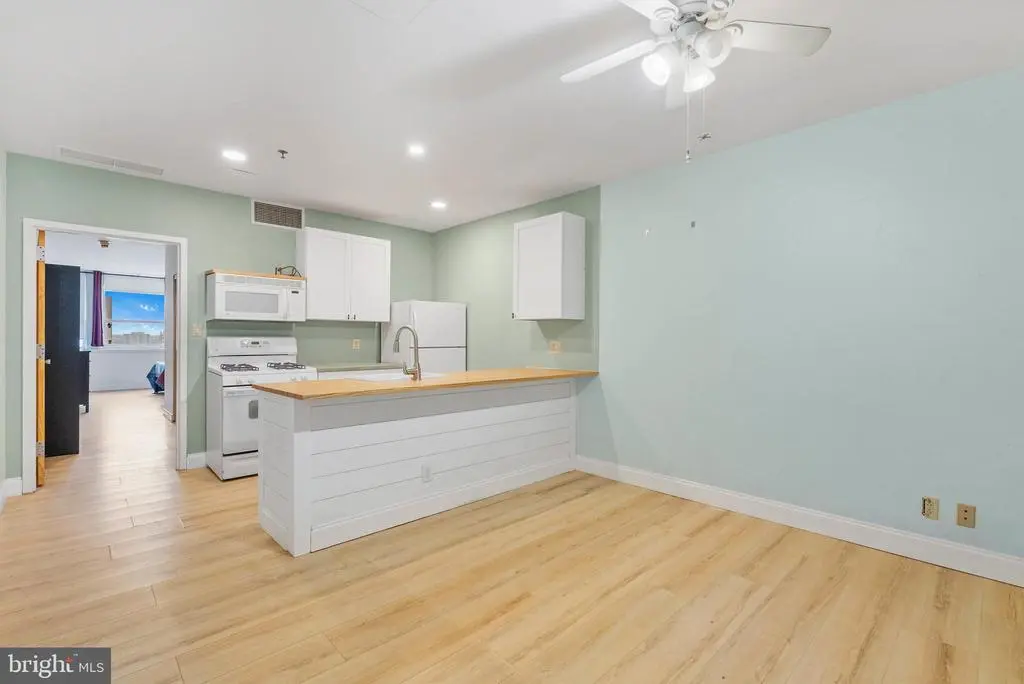 1100 Vine St #1403, PHILADELPHIA