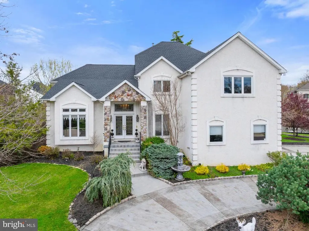 28 Vanessa Ct, CHERRY HILL