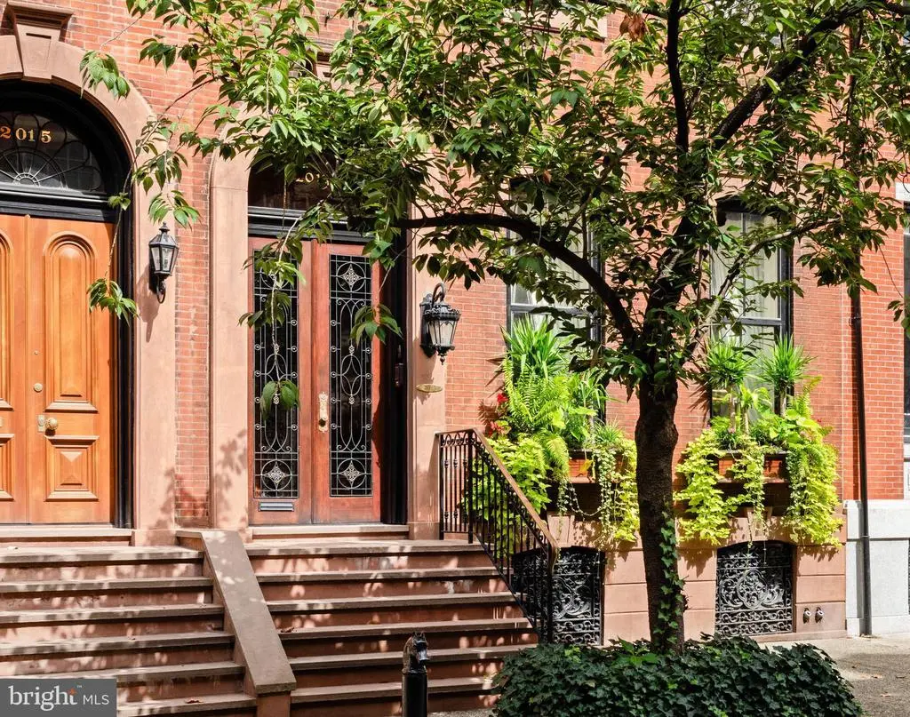 2013 Delancey Pl, PHILADELPHIA