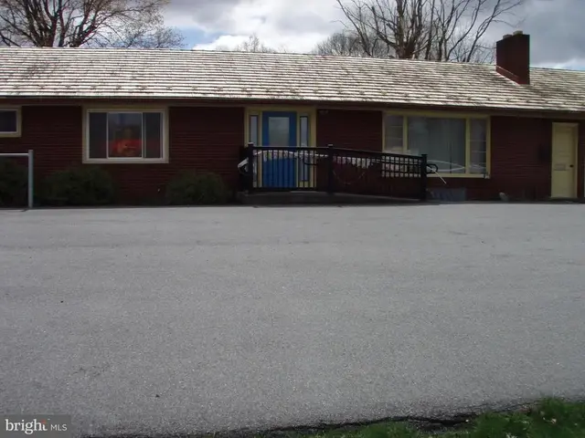 4490 East Main Street, Belleville