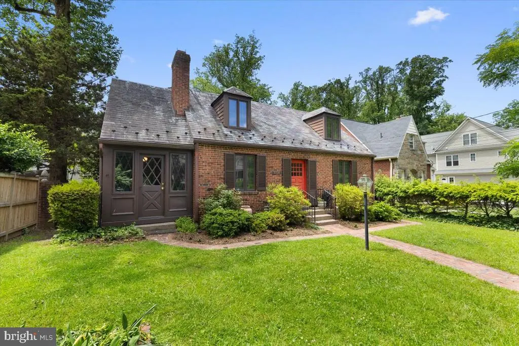 8904 Grant St, Bethesda