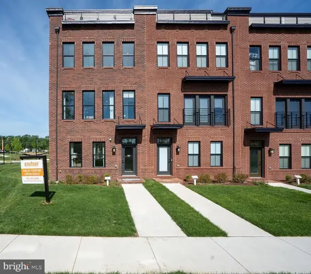 42104 Hazel Grove Terrace, Ashburn
