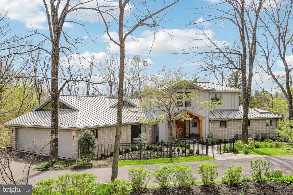 20 Woodhill Rd, NEWTOWN