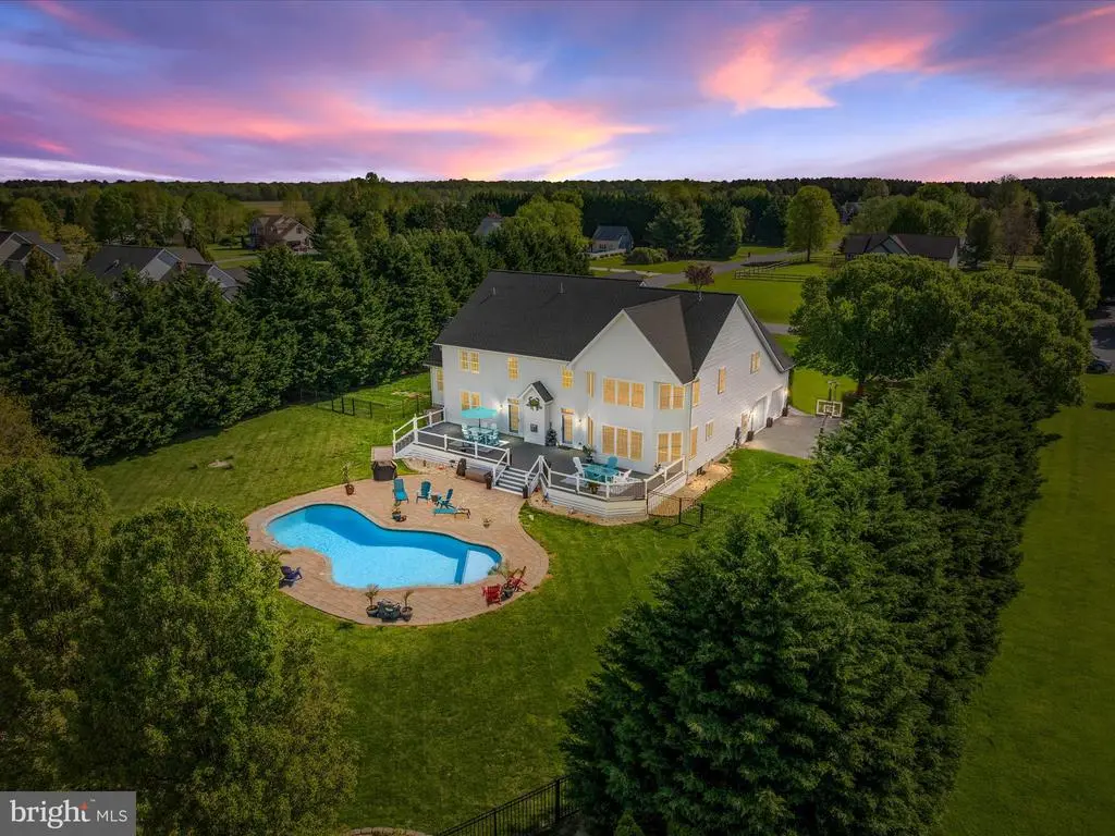 302 Old Line Dr, Centreville