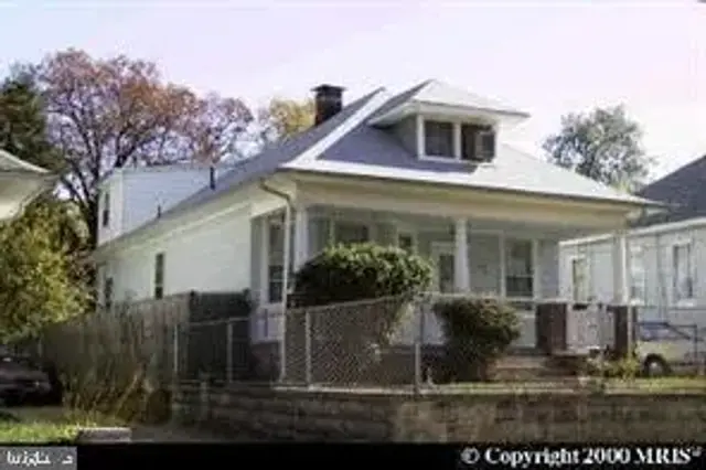 4007 37th St, Mount Rainier