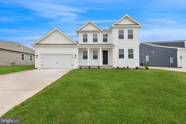 836 Merlin Dr, Middletown