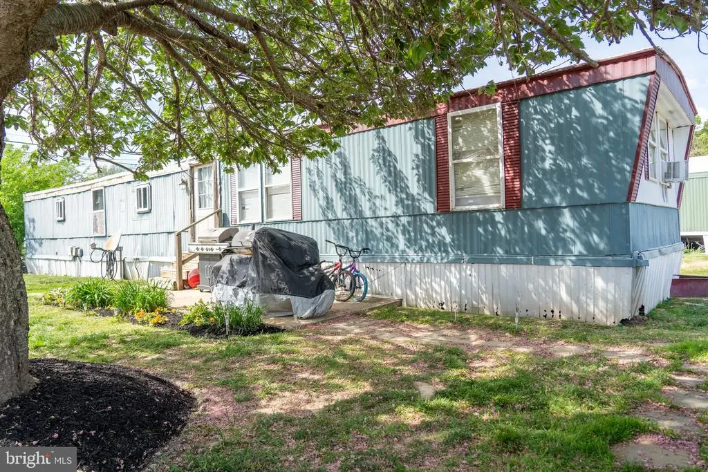 6 Woods End Rd, DOVER