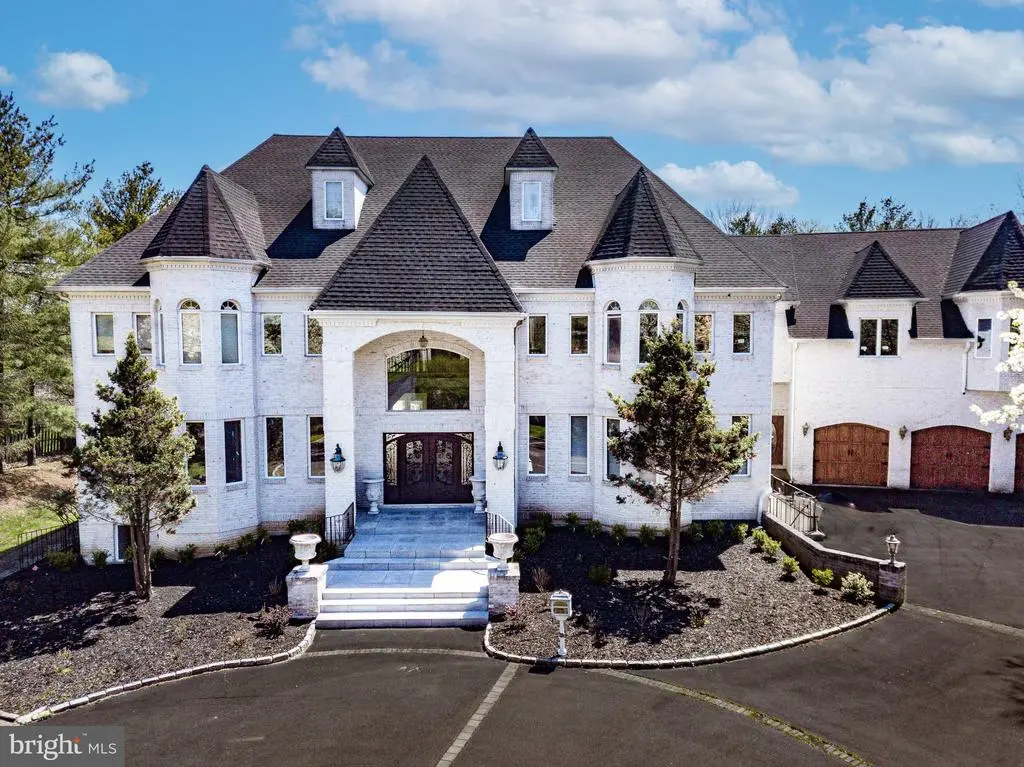 832 Paradise Dr, AMBLER