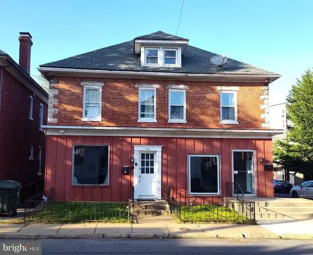144 Fairground Ave, Hagerstown