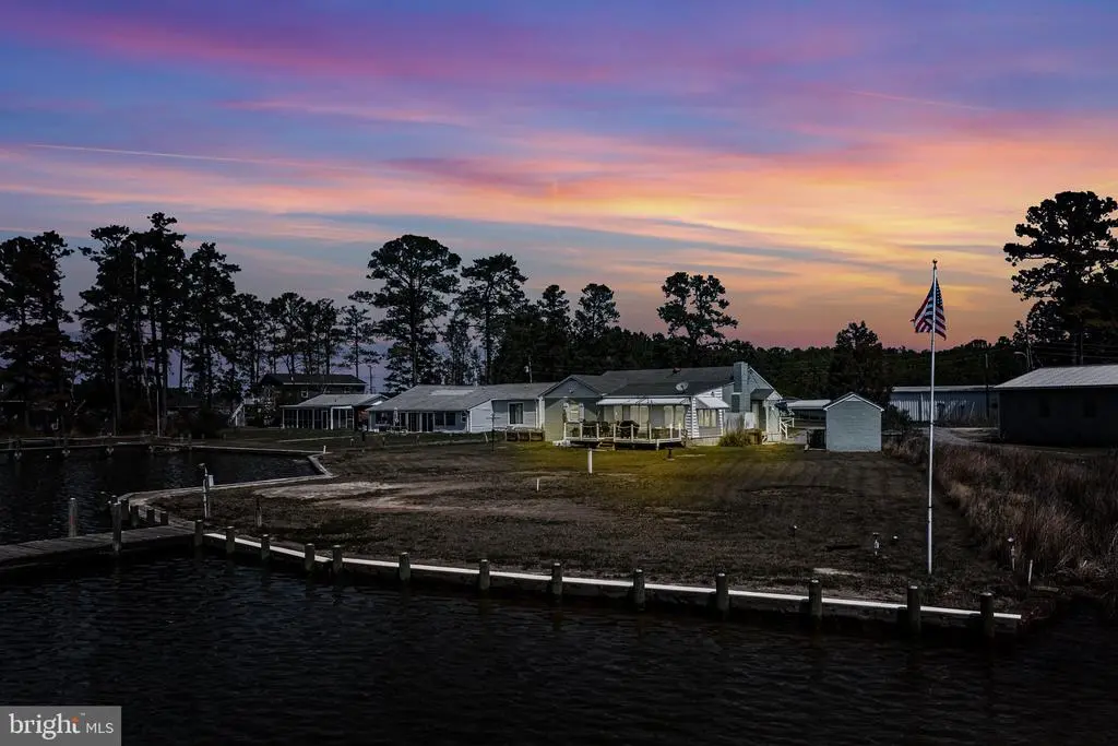 403 Lake Francis Ln, LOTTSBURG