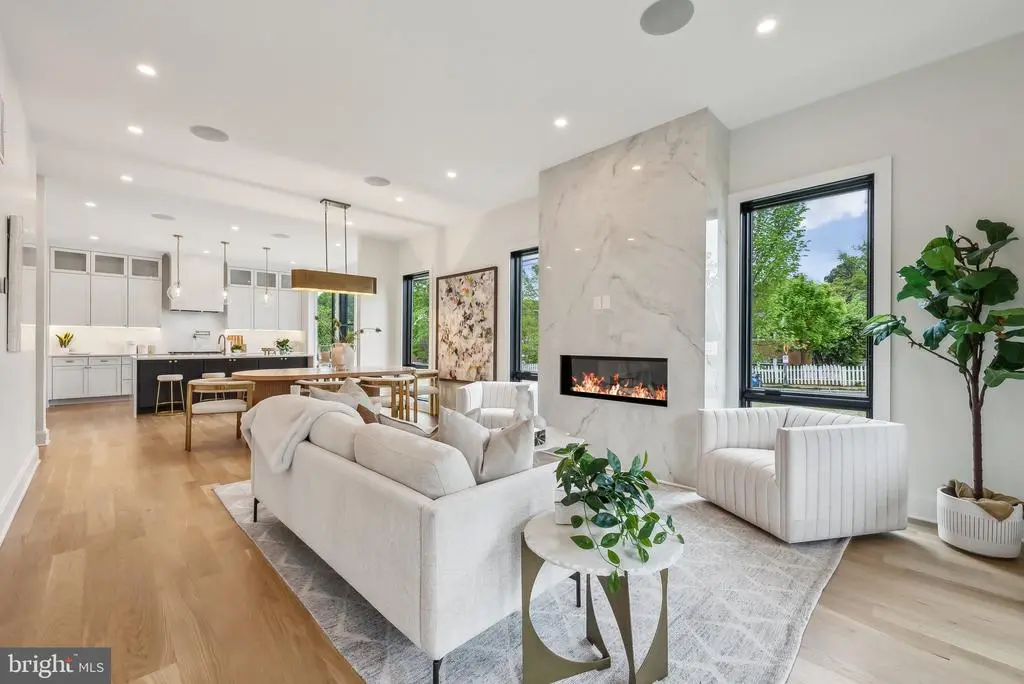 507 S Adams St, ARLINGTON