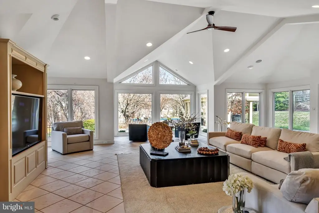 12212 Drews Ct, POTOMAC