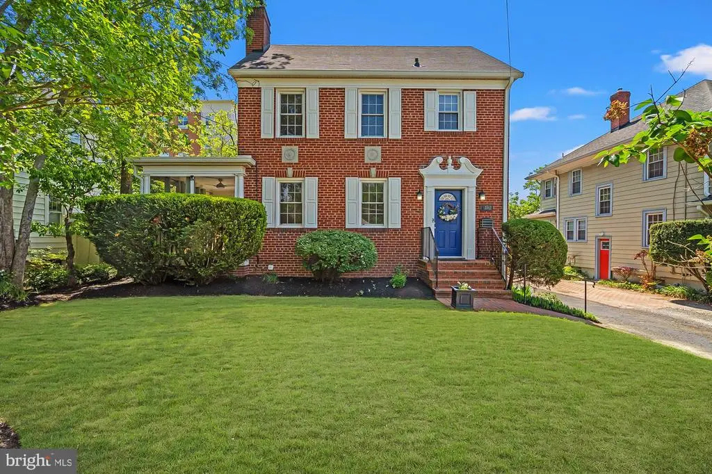 3512 9th St S, Arlington