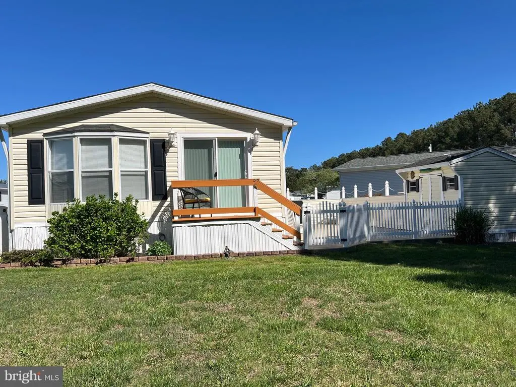 8206 Skipjack Dr, BERLIN