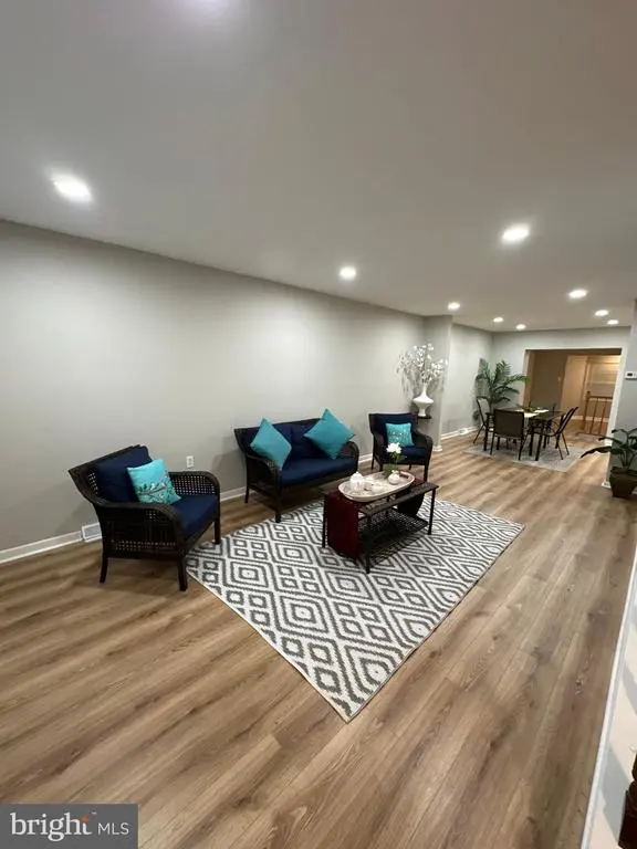 6521 Gildar St, ALEXANDRIA