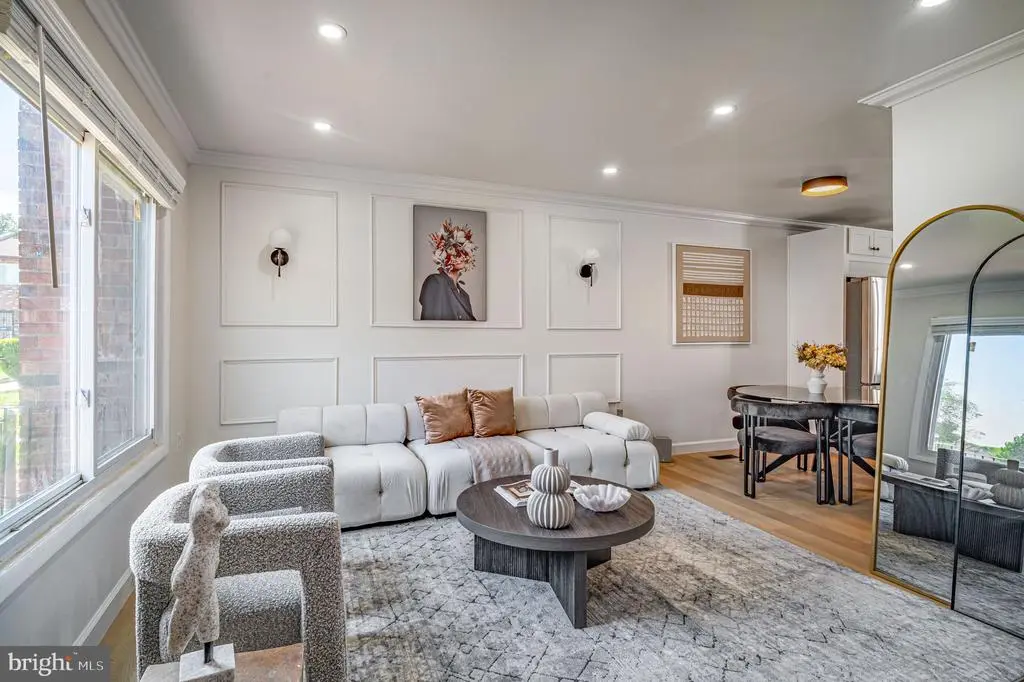 1325 Barnaby Ter Se, WASHINGTON