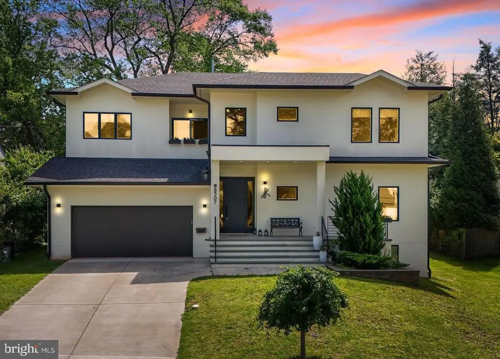 8507 Rayburn Rd, BETHESDA