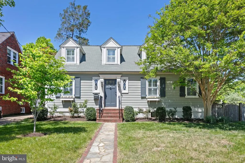 4723 24th Rd N, Arlington