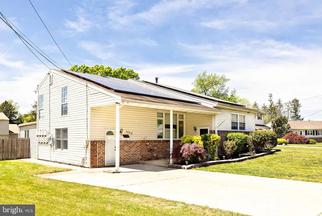 1509 Pleasant Dr, CHERRY HILL